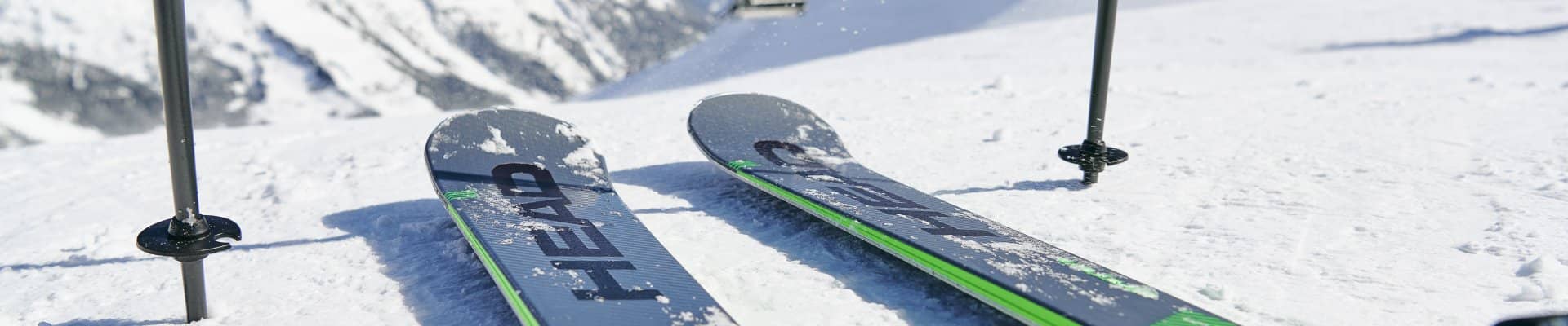 Ski- en snowboardmateriaal huren voor een groep